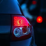Автозапчасти: Сигналы заднего хода и их значение для безопасности на дороге